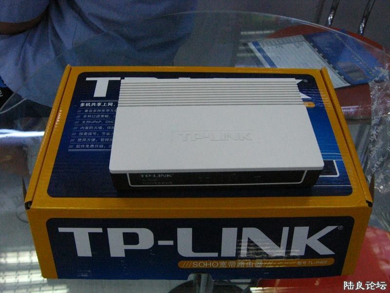 TP-LINK TL-R402 2.jpg