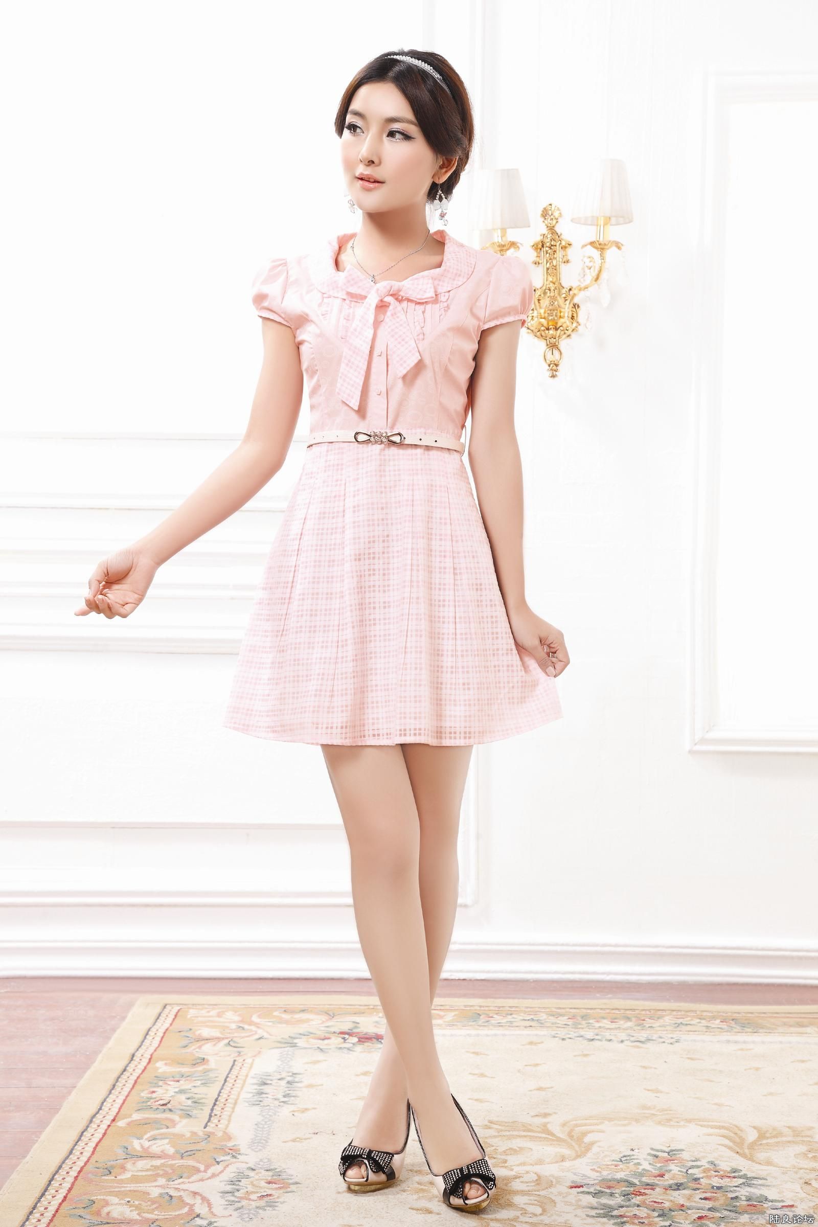 ���нֵ�����Ů��