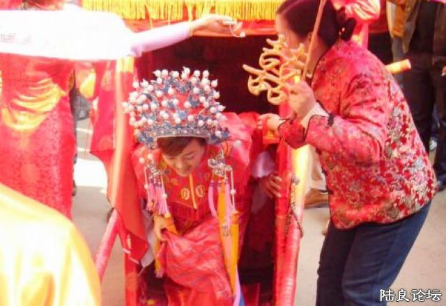 �����½�