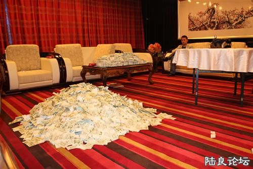 ú�ϰ�����һ�ԣ����Ž��ˣ�