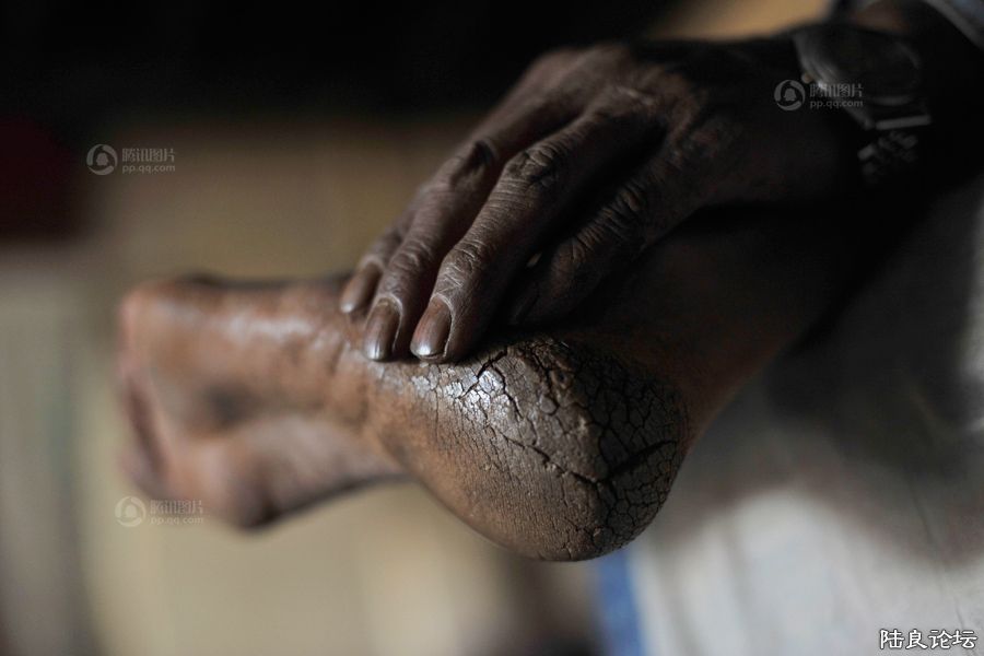 ������С�����˵Ľţ�����������ס��ɽ�ϣ�ҹ�����µͣ��ŵװ�͸������ˡ���������