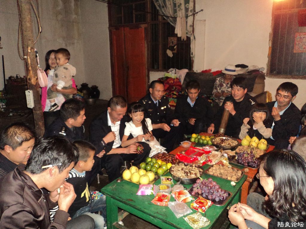 ��������ˮ�����񻶶�����