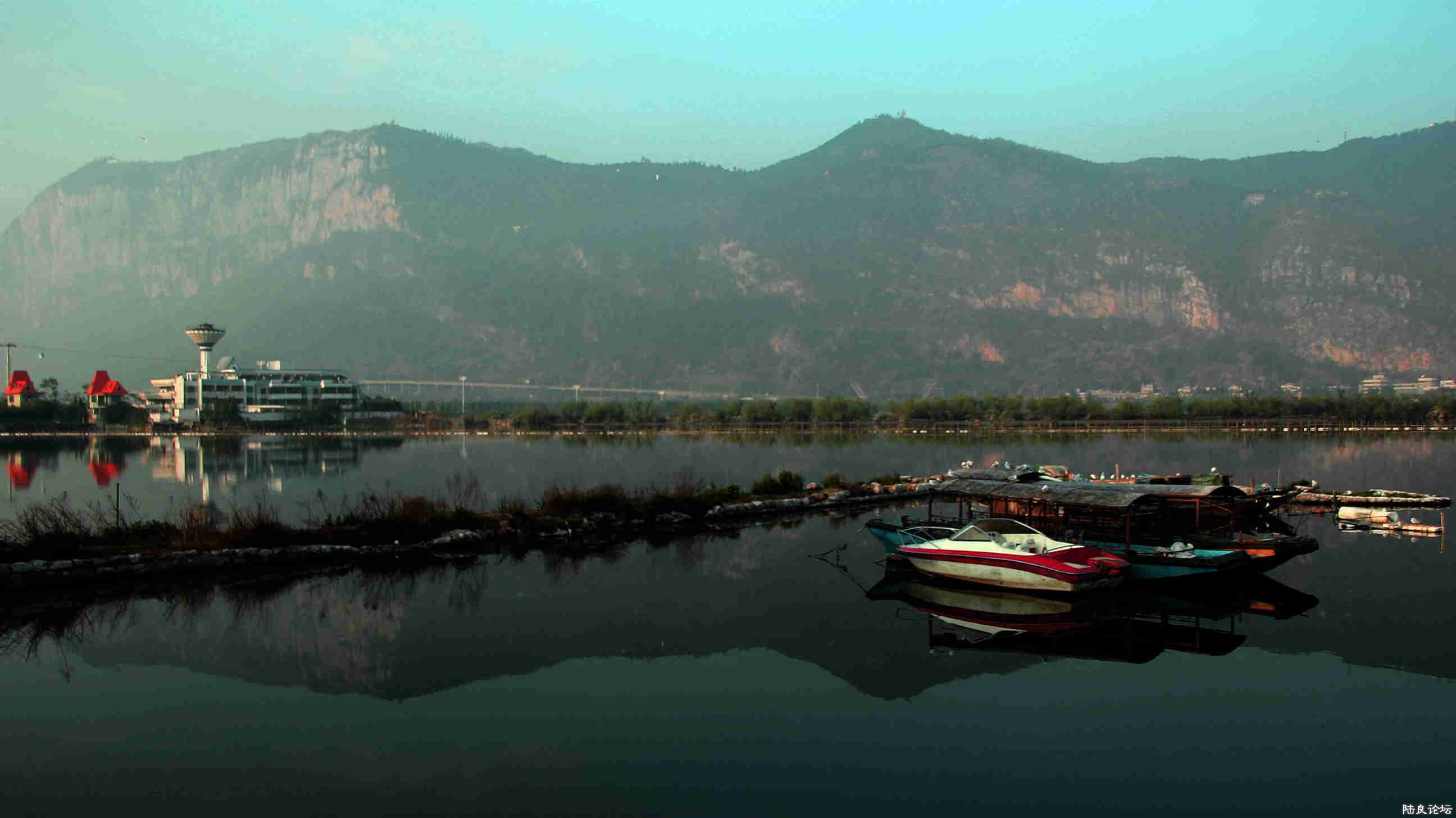 �������