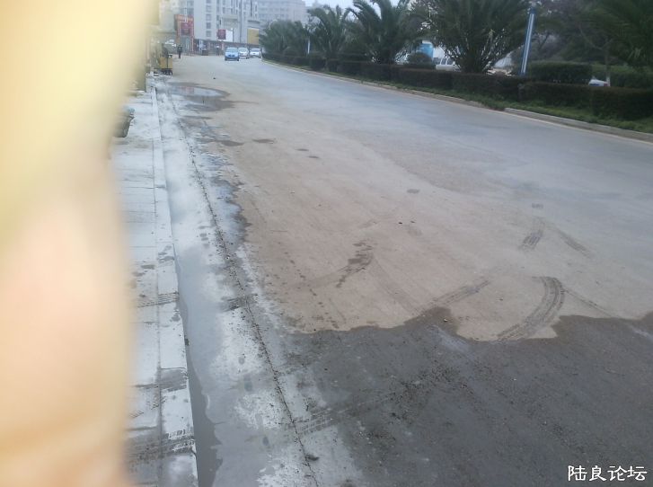 ����  ������