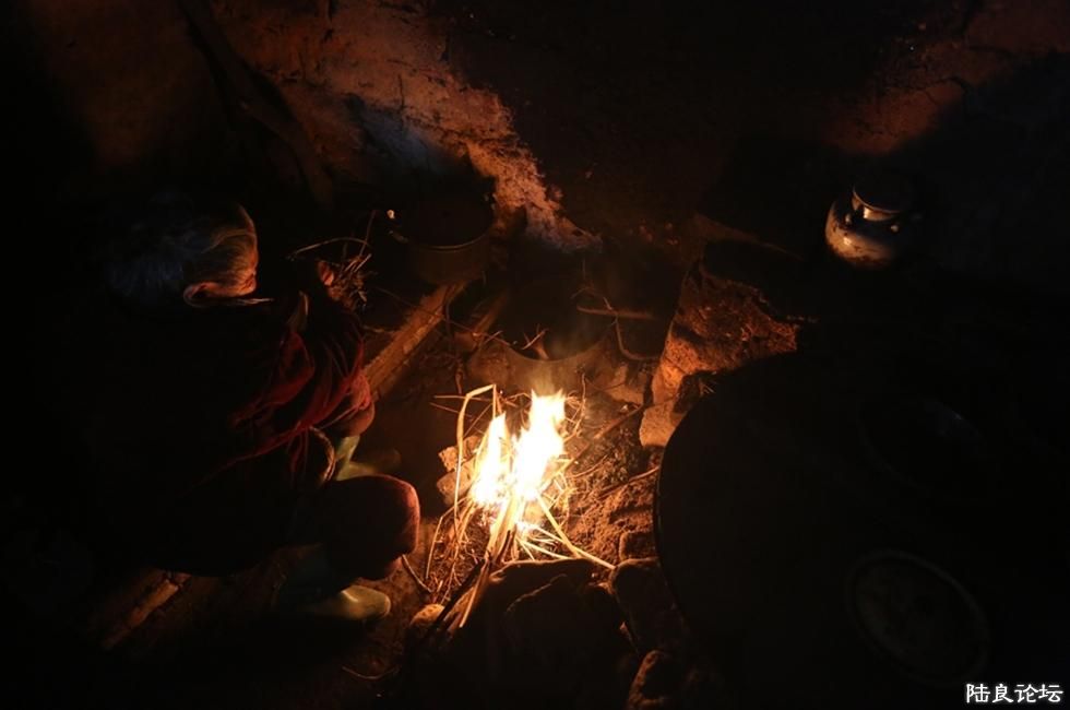 7��15�֣����ؼ��е������е�ȼһ�ѻ𣺡�����ǰˤ��һ�ӣ�ˤ�ú���������Ϊ�Լ�Ҫ���ˣ�û���뵽�����ڴ� ...