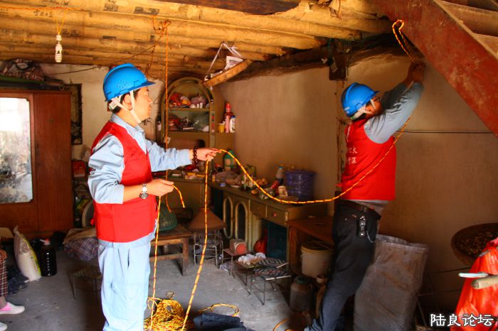 ͼΪ־Ը�߶����˼��еĵ��߽��и�����ƽ���� ��.jpg