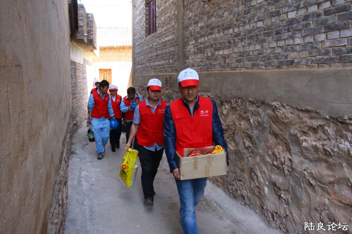 ͼΪ־Ը���Ǵ��ŵ��߼����ס�ʳ���͵ȵ��¹����˼��н���ο�ʡ�ƽ���� ��.jpg