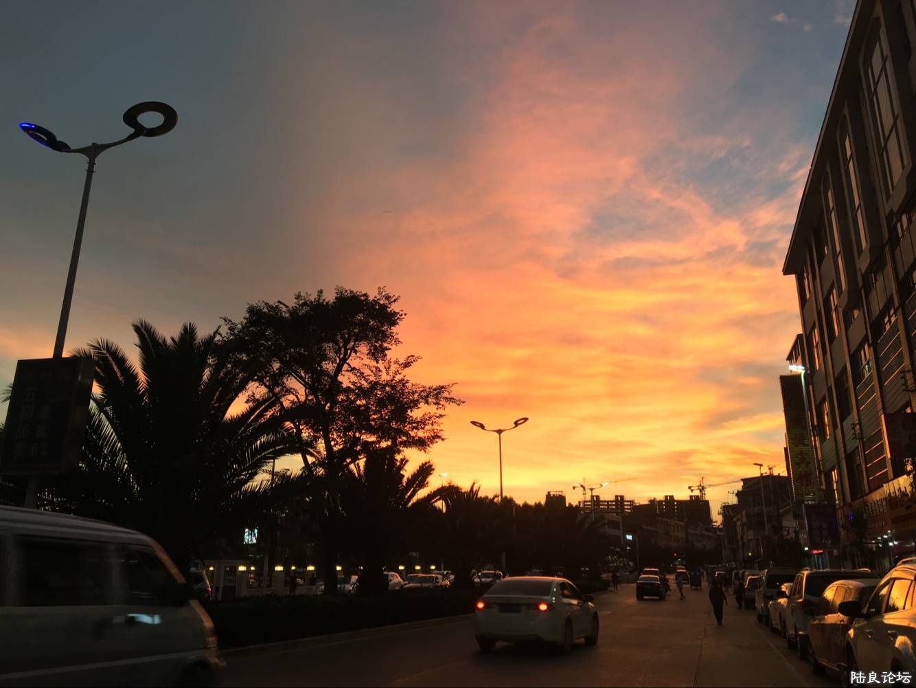 ��ϼ����ú̿�ֿڹ���·ʱ�ĵ�