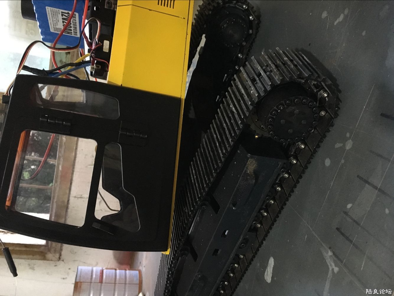 ���˸���ʻ��