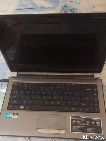 �������