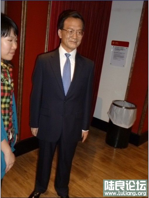 �����ģ���Ů��ͻȻ������